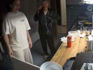 voyeurcam-julmodels-kitchen webcam