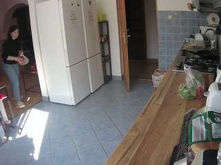 voyeurcam-julmodels-kitchen