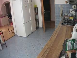 voyeurcam-julmodels-kitchen webcam
