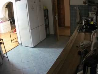 voyeurcam-julmodels-kitchen