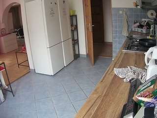voyeurcam-julmodels-kitchen