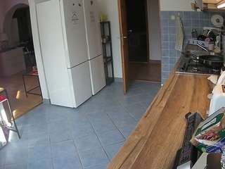 voyeurcam-julmodels-kitchen