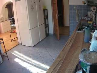 voyeurcam-julmodels-kitchen webcam