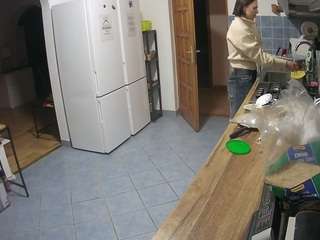 voyeurcam-julmodels-kitchen webcam