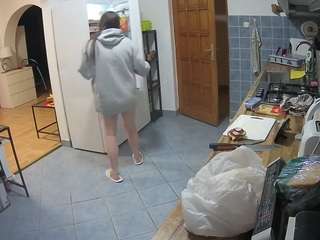 voyeurcam-julmodels-kitchen webcam
