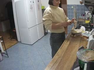 voyeurcam-julmodels-kitchen webcam