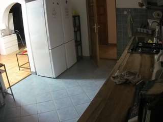 voyeurcam-julmodels-kitchen webcam