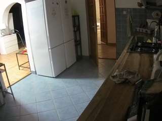 voyeurcam-julmodels-kitchen webcam