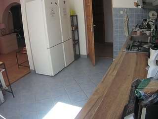 voyeurcam-julmodels-kitchen