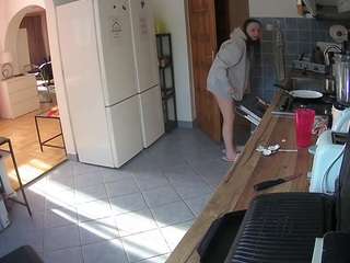 voyeurcam-julmodels-kitchen