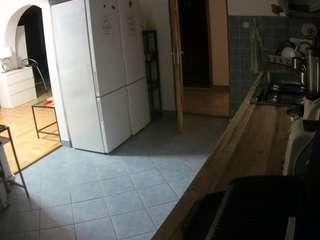 voyeurcam-julmodels-kitchen webcam