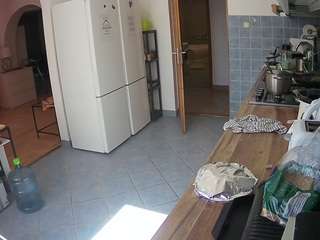 voyeurcam-julmodels-kitchen