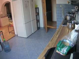 voyeurcam-julmodels-kitchen