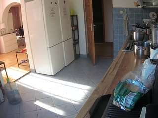 voyeurcam-julmodels-kitchen