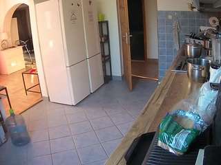 voyeurcam-julmodels-kitchen