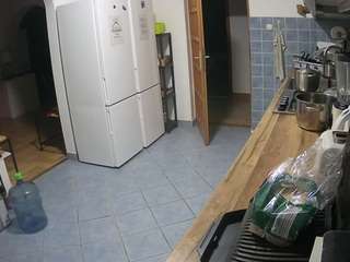voyeurcam-julmodels-kitchen webcam