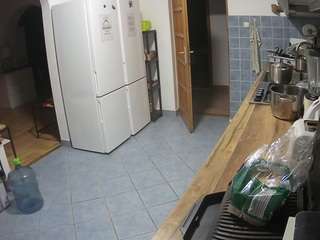 voyeurcam-julmodels-kitchen