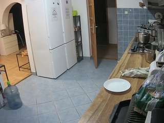 voyeurcam-julmodels-kitchen