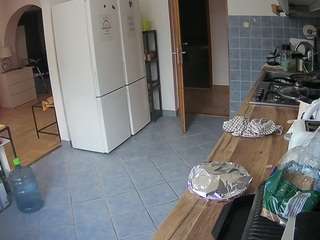 voyeurcam-julmodels-kitchen webcam