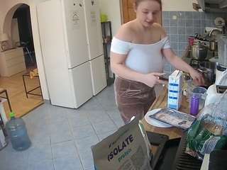 voyeurcam-julmodels-kitchen webcam