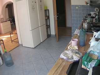 voyeurcam-julmodels-kitchen webcam