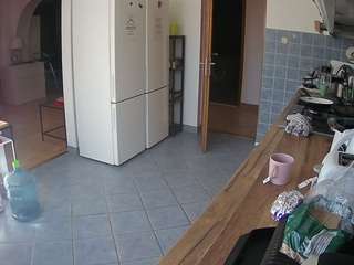 voyeurcam-julmodels-kitchen webcam