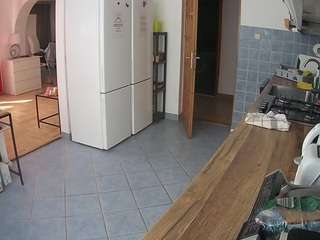 voyeurcam-julmodels-kitchen