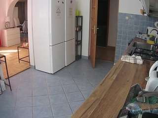 voyeurcam-julmodels-kitchen
