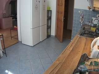 voyeurcam-julmodels-kitchen webcam
