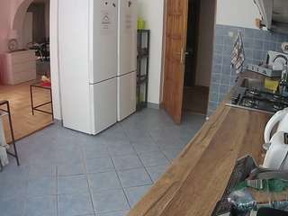 voyeurcam-julmodels-kitchen webcam