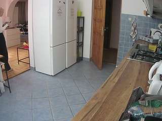 voyeurcam-julmodels-kitchen webcam
