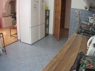 voyeurcam-julmodels-kitchen webcam