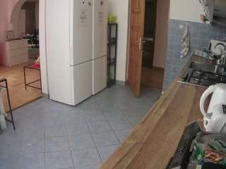 voyeurcam-julmodels-kitchen webcam