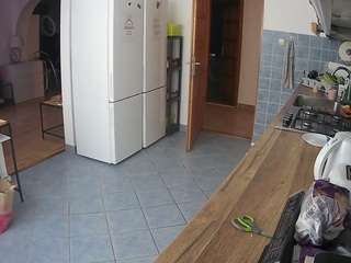 voyeurcam-julmodels-kitchen's CamSoda show and profile