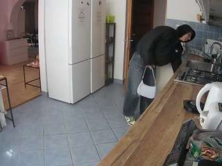 voyeurcam-julmodels-kitchen webcam