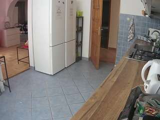 voyeurcam-julmodels-kitchen webcam