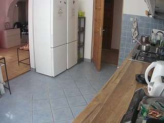 voyeurcam-julmodels-kitchen webcam