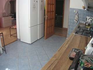 voyeurcam-julmodels-kitchen
