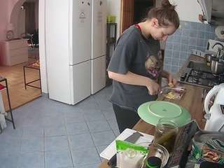 voyeurcam-julmodels-kitchen