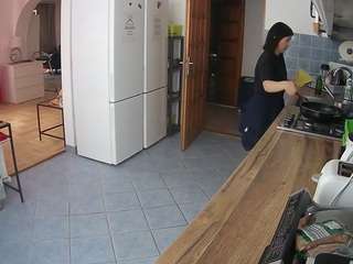 voyeurcam-julmodels-kitchen webcam