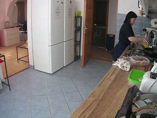 voyeurcam-julmodels-kitchen webcam