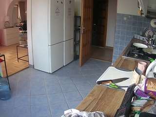 voyeurcam-julmodels-kitchen webcam