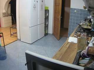 voyeurcam-julmodels-kitchen
