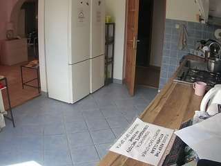 voyeurcam-julmodels-kitchen