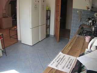voyeurcam-julmodels-kitchen webcam