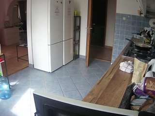 voyeurcam-julmodels-kitchen webcam