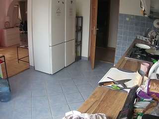 voyeurcam-julmodels-kitchen webcam