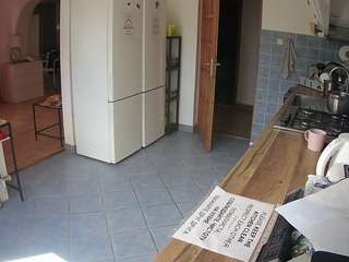 voyeurcam-julmodels-kitchen webcam