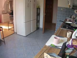 voyeurcam-julmodels-kitchen webcam