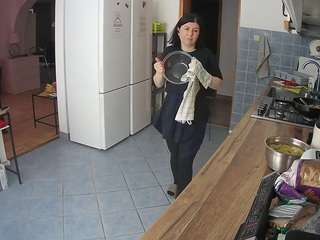 voyeurcam-julmodels-kitchen webcam